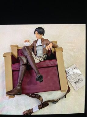 Attack on Titan Levi Figure on Throne - Brown & Burgundy